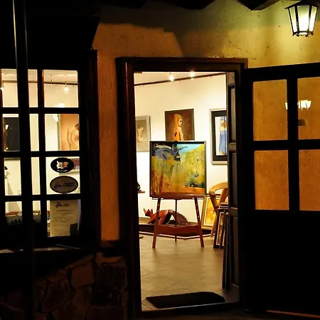 Art - M Gallery Triawna